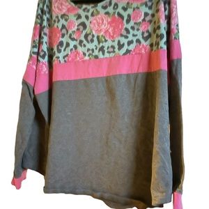 Long sleeved light sweatshirt